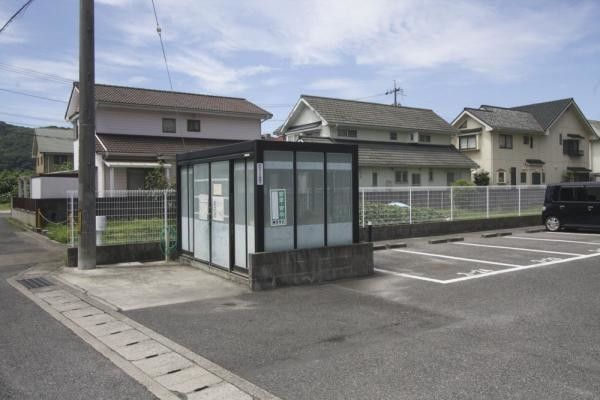 Renovated 4LDK Top-Floor Apartment in Okayama City - Thumbnail 4