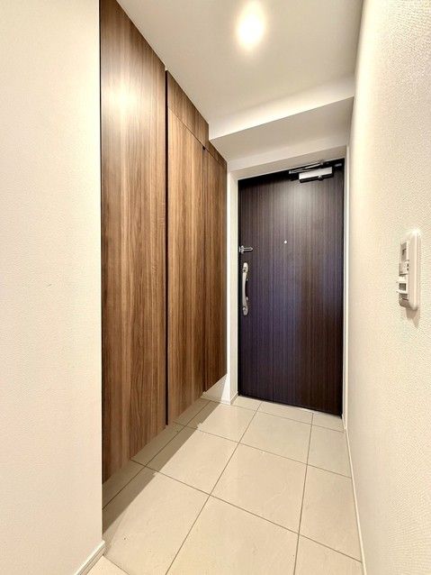 2LDK Apartment for Sale in Gifu City, Gifu Prefecture - Thumbnail 3