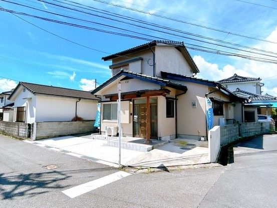 Renovated 4LDK House Near Kajiki Station in Aira City - Thumbnail 2