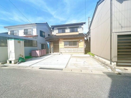 Renovated 6LDK House in Takaoka, Toyama - Thumbnail 3