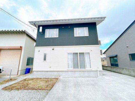 4LDK Detached House for Sale Near Miyanouchi Station, Yamagata - Image 1