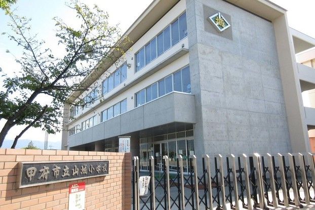5LDK Detached House for Sale in Kofu City, Yamanashi - Thumbnail 3