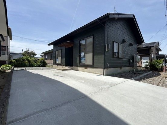 Renovated 1LDK House Near Ugo-Iizuka Station in Katagami - Thumbnail 3