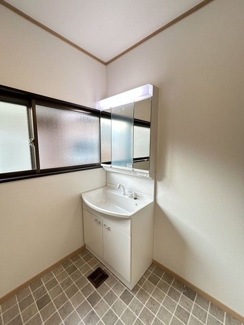 Renovated 1LDK House Near Ugo-Iizuka Station in Katagami - Thumbnail 4