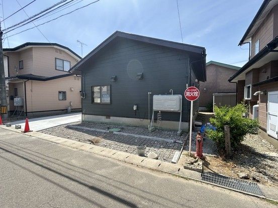 Renovated 1LDK House Near Ugo-Iizuka Station in Katagami - Thumbnail 2