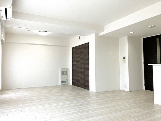 Renovated 3LDK Apartment for Sale Near Hachiken Station, Sapporo - Thumbnail 2