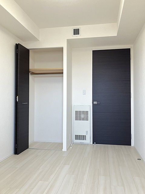 Renovated 3LDK Apartment for Sale Near Hachiken Station, Sapporo - Thumbnail 4