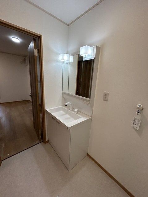 Renovated 3LDK House in Aomori City with Parking - Thumbnail 3