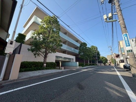 3LDK Apartment for Sale in Setagaya, Tokyo with Roof Balcony - Thumbnail 3