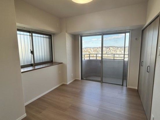 Renovated 4LDK Apartment with Sakurajima Views in Kagoshima - Thumbnail 3