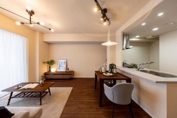 2LDK Apartment for Sale in Kobe Chuo Ward - Tower Mansion - Thumbnail 2