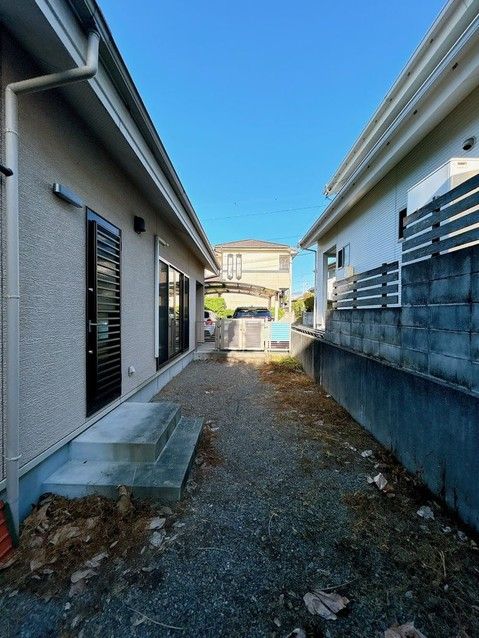 Renovated 2SLDK House in Niihama, Ehime with Parking - Thumbnail 2