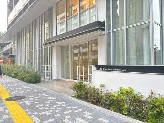 2LDK Apartment for Sale in Ikebukuro, Toshima-ku, Tokyo - Thumbnail 3