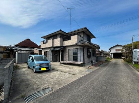 4LDK House for Sale in Yoshinogawa City, Tokushima - Thumbnail 2