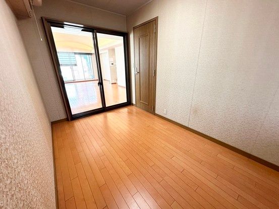 3LDK Top-Floor Apartment in Naka-ku, Hiroshima – 108.84m² - Thumbnail 4