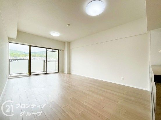 Renovated 2SLDK Apartment Near Minami Ikoma Station in Ikoma - Thumbnail 4
