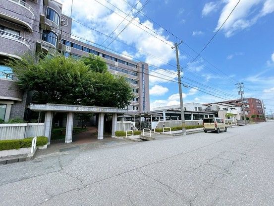 Renovated 3LDK Apartment for Sale in Fukui City - Thumbnail 4