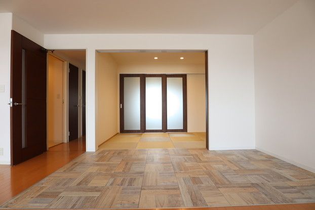 2LDK Apartment for Sale in Karatsu, Saga - 85.98 sqm - Thumbnail 3