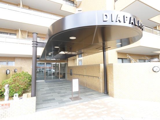 3LDK Apartment for Sale in Hiroshima's Higashi-ku, 82.88m² - Thumbnail 2