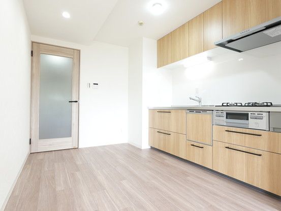 3LDK Apartment for Sale in Hiroshima's Higashi-ku, 82.88m² - Thumbnail 3
