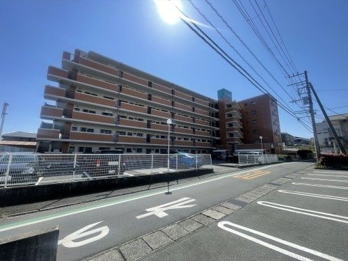 Renovated 3LDK Apartment in Numazu, Shizuoka - Thumbnail 2