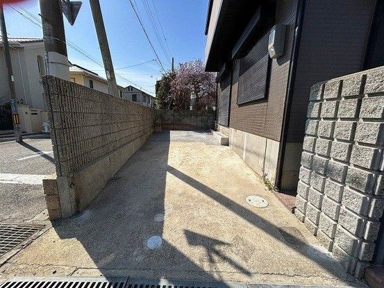 4LDK Renovated House for Sale in Takarazuka, Hyogo - Thumbnail 2