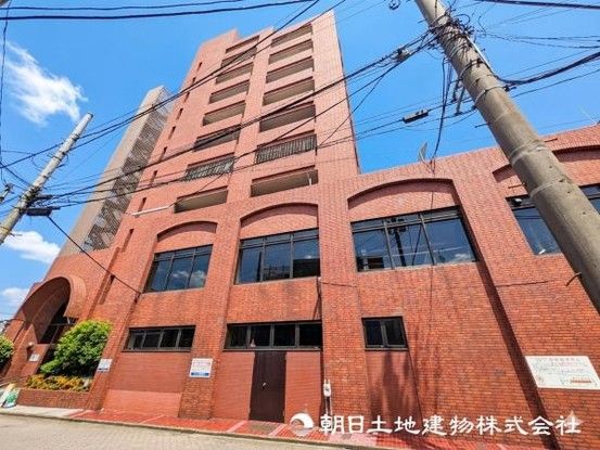 Renovated 2LDK Apartment for Sale Near Tsurumi Station, Yokohama - Thumbnail 2