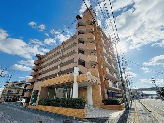 2LDK Apartment for Sale in Naka-ku, Hiroshima | 59.72m² - Thumbnail 2