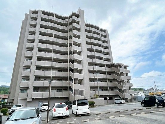 Renovated 4LDK Apartment for Sale in Hamada, Shimane - Thumbnail 2