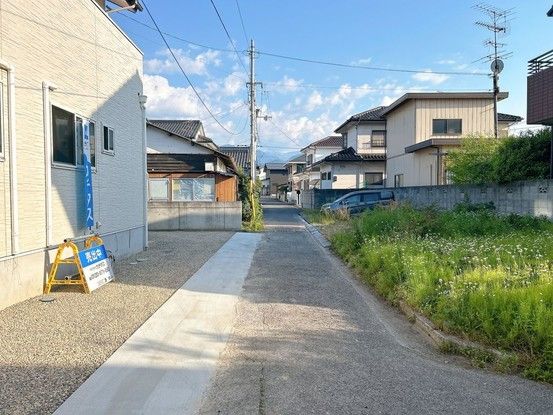 5SLDK Detached House for Sale in Niihama City, Ehime - Thumbnail 3
