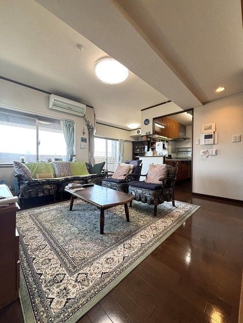 Spacious 4LDK Apartment in Gifu City for Sale - Thumbnail 4
