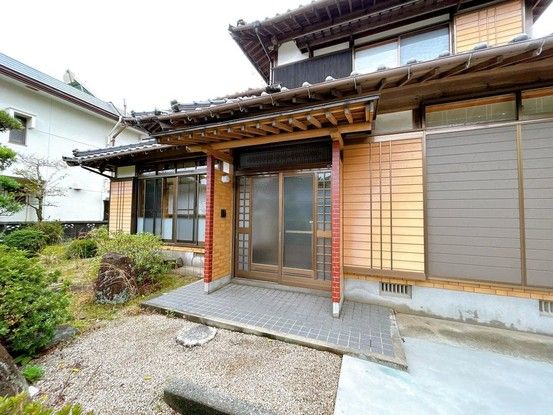 Renovated 4SDK House in Shimonoseki, Yamaguchi - Thumbnail 2