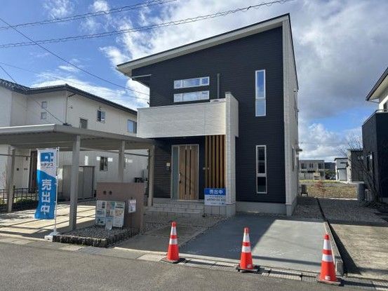 Renovated 4SLDK House in Sabae, Fukui | 3 Parking Spaces - Thumbnail 2