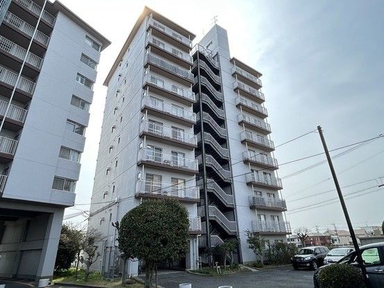 Renovated 2LDK Apartment for Sale in Akashi, Hyogo - Thumbnail 2