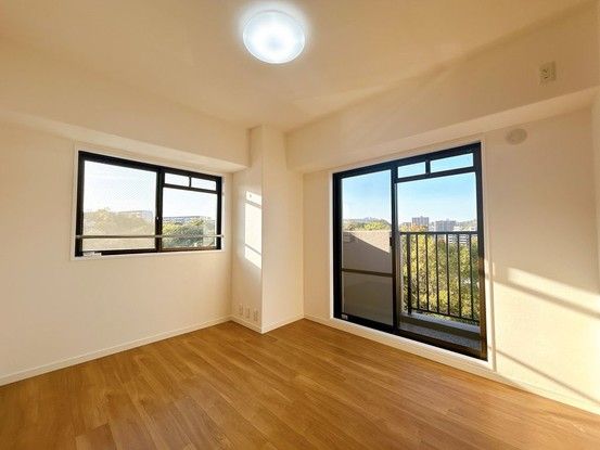 Renovated 3LDK Apartment Near Myohoji Station in Kobe - Thumbnail 2