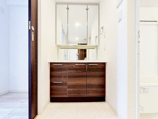 3LDK Apartment for Sale in Matsudo, Chiba - 71.94 sqm - Thumbnail 4