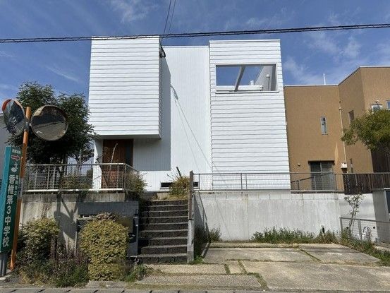 4LDK Renovated House in Kashii, Fukuoka City - Thumbnail 3