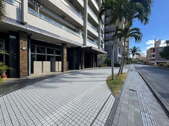 4LDK Apartment in Naha, Okinawa - 131 sqm - Thumbnail 2