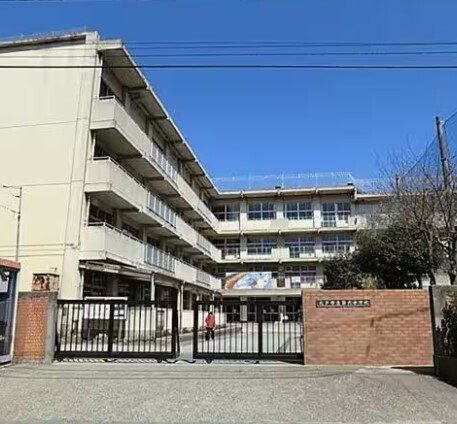 3LDK Renovated Apartment in Matsudo, Chiba - Thumbnail 4