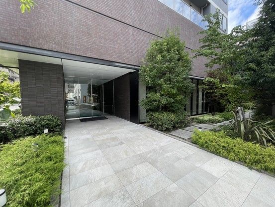 3LDK Corner Apartment in Sendai's Aoba-ku with Seismic Isolation - Thumbnail 3