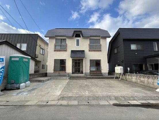 Renovated 5LDK Detached House in Aomori City, Aomori - Thumbnail 2