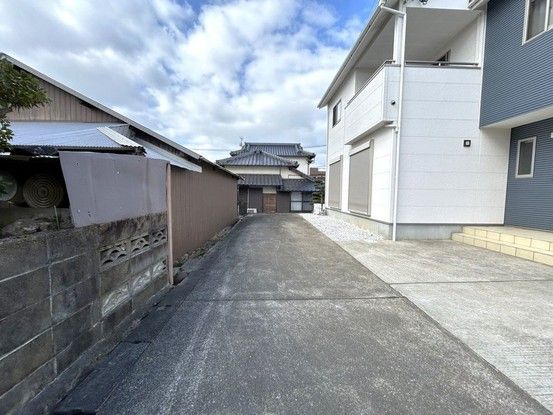 4LDK Pre-Owned House for Sale in Omura City, Nagasaki - Thumbnail 3