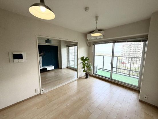 2LDK Apartment for Sale in Takarazuka, Hyogo - 61.42 sqm - Thumbnail 2