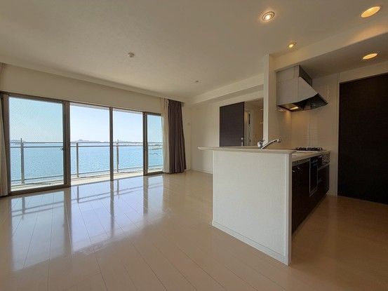 3LDK Apartment for Sale in Nagasaki City with Sea Views - Thumbnail 3