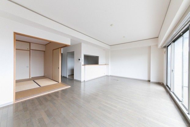 3LDK Apartment for Sale in Minami-Tobigaoka, Nara City - Thumbnail 2