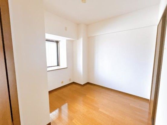 Renovated 3LDK Apartment for Sale Near Kajiyamachi Station, Kagoshima - Thumbnail 2