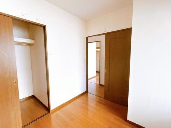 Renovated 3LDK Apartment for Sale Near Kajiyamachi Station, Kagoshima - Thumbnail 4