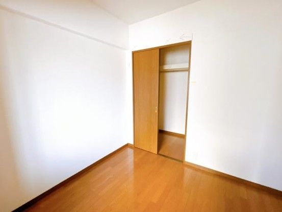 Renovated 3LDK Apartment for Sale Near Kajiyamachi Station, Kagoshima - Thumbnail 3