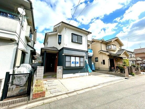 Renovated 4LDK House for Sale in Kure, Hiroshima - Thumbnail 3