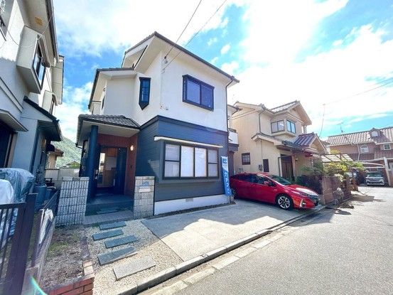Renovated 4LDK House for Sale in Kure, Hiroshima - Thumbnail 2